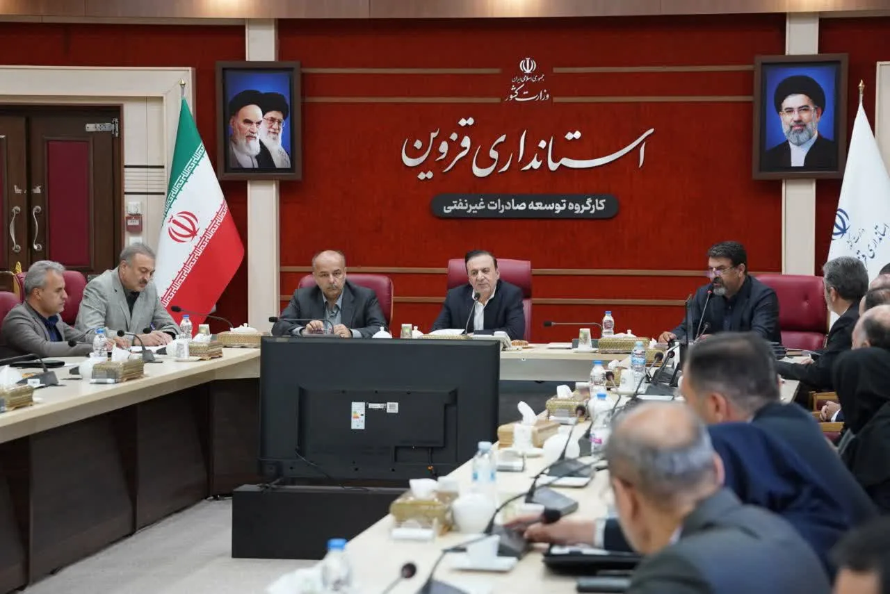 تأکید استاندار قزوین بر رفع موانع صادرات؛ گمرک در خط مقدم حمایت از تولید