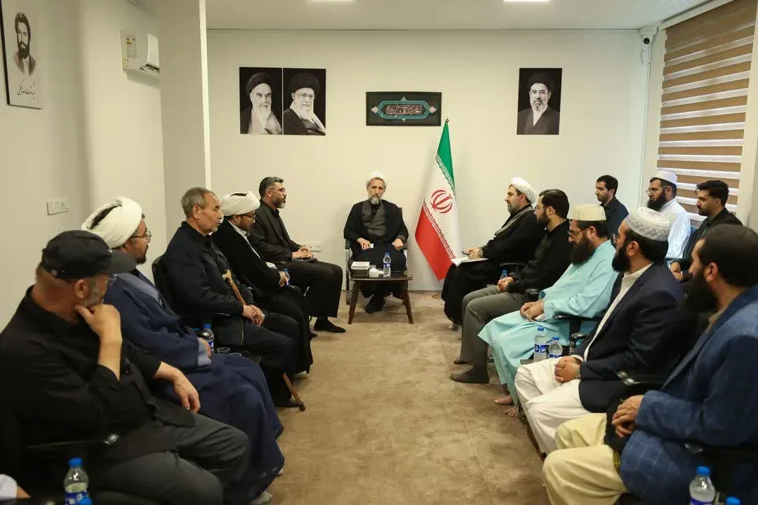 امام جمعه قزوین در دیدار با موثرین اتباع: وحدت امت اسلام تنها راه مقابله با استکبار است / تشییع «رهبر شهید» حماسه‌ای بی‌نظیر خواهد بود