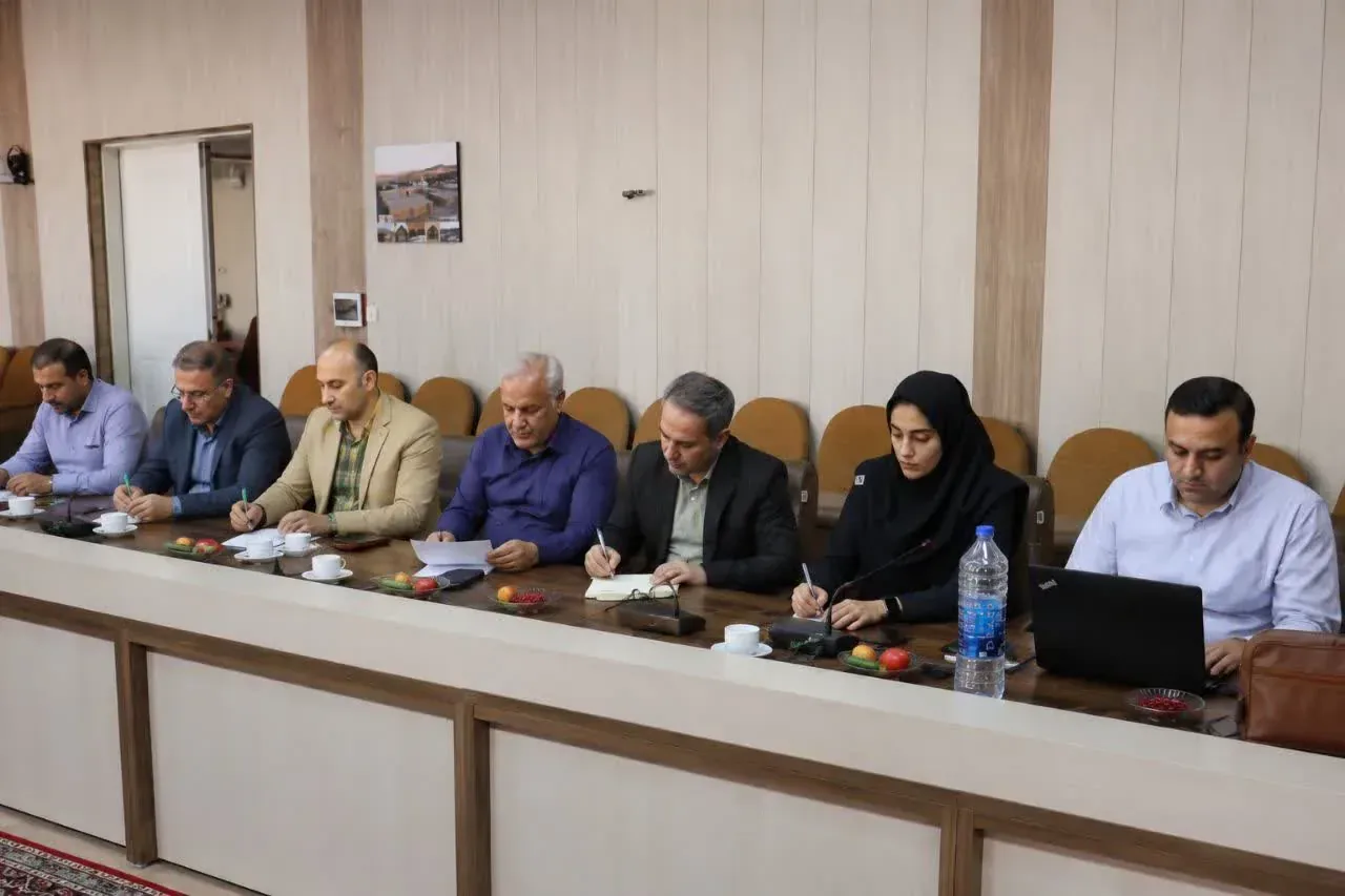 بررسی اولویت‌های عمرانی آوج در جلسه کمیته برنامه‌ریزی شهرستان با حضور بنیاد مسکن قزوین