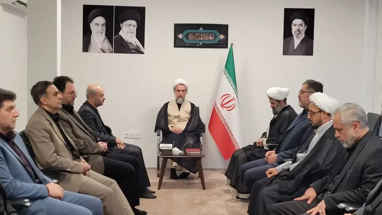 دیدار مدیرکل زندان‌های قزوین و مسئولان قضایی با نماینده ولی‌فقیه در استان به مناسبت هفته قوه قضاییه