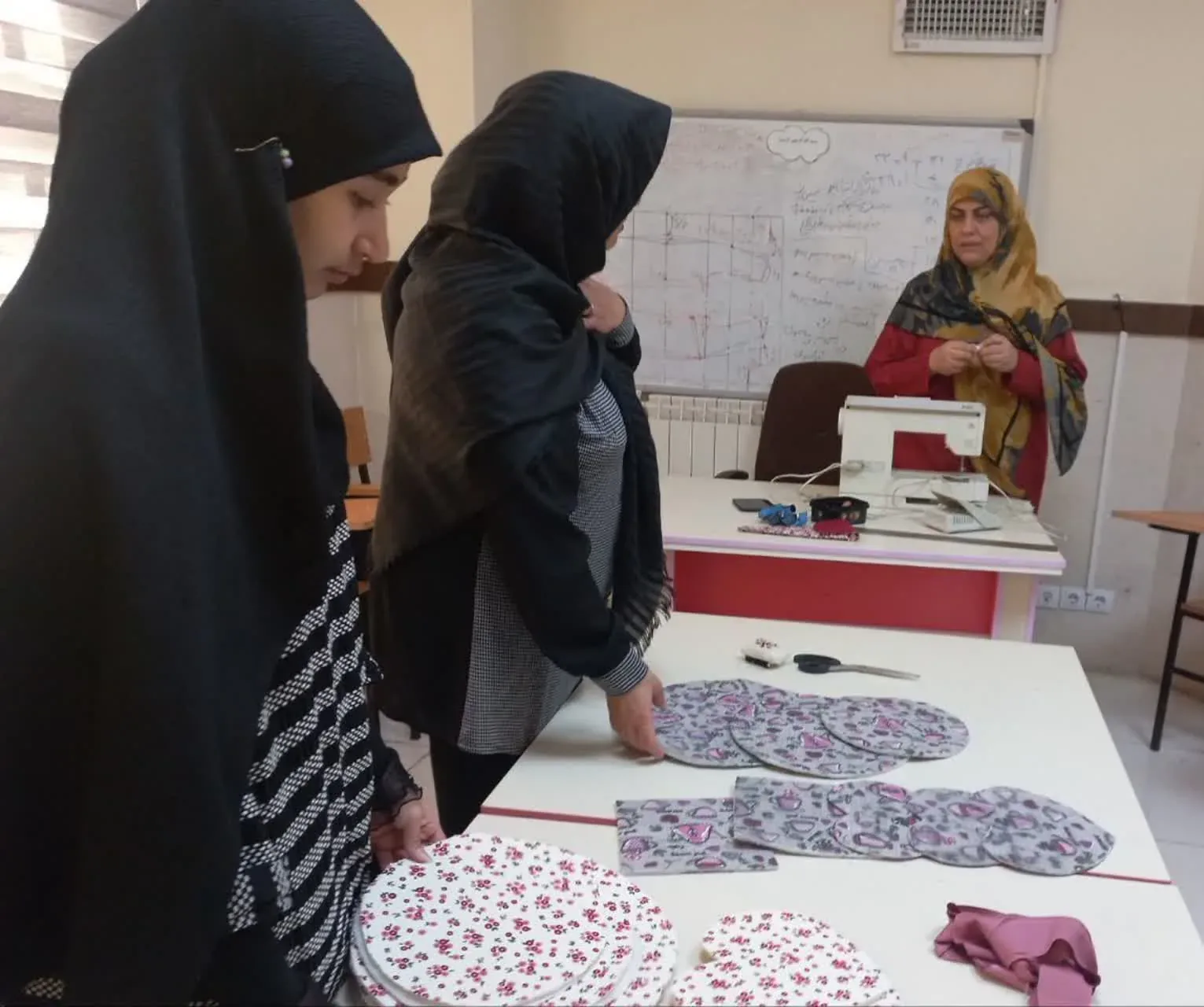 برگزاری کلاس دوخت سرویس آشپزخانه