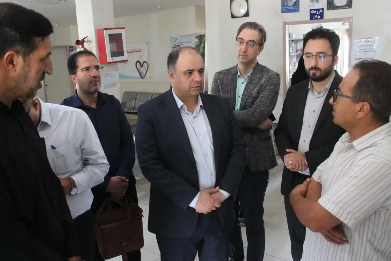 سرپرست دانشگاه علوم پزشکی قزوین بر توسعه خدمات مرکز سلامت عصمت‌آباد تأکید کرد