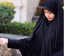مونا ایزدی